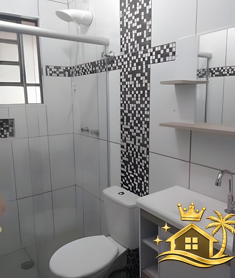 House with pool and barbecue, 600 meters from the park.