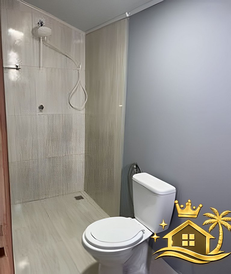 House with pool and barbecue, 600 meters from the park.